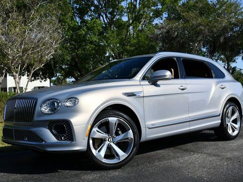 Used 2023 Bentley Bentayga Extended Wheelbase AWD/4WD image 26