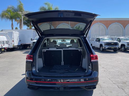 Used 2022 Volkswagen Atlas SEL R-Line image 15