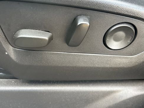 Used 2022 Chevrolet Silverado 1500 Custom image 26