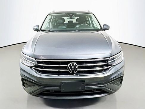 Used 2022 Volkswagen Tiguan SE AWD/4WD image 2
