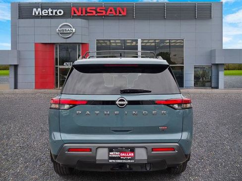 Certified 2026 Nissan Pathfinder SL w/ SL Premium Package FWD image 5