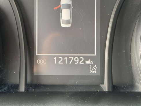 Used 2018 Toyota Camry LE FWD image 30