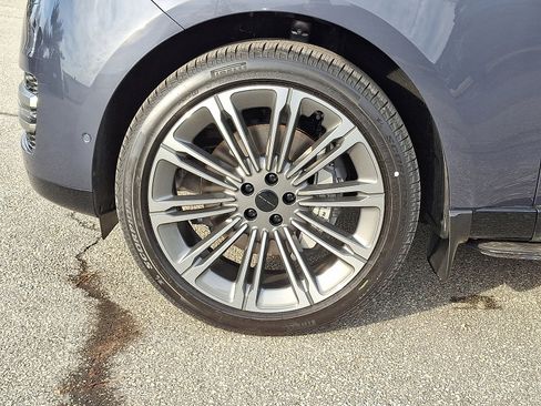 New 2026 Land Rover Range Rover SE image 2