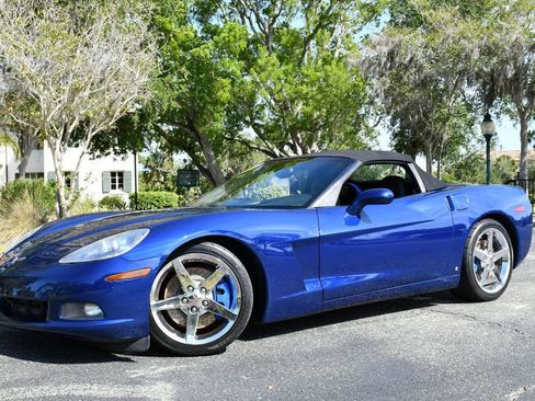 Used 2007 Chevrolet Corvette Convertible w/ Preferred Equipment Group RWD image 2