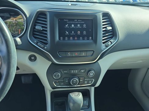 Used 2020 Jeep Cherokee Latitude Lux w/ Quick Order Package 26H Lux FWD image 24