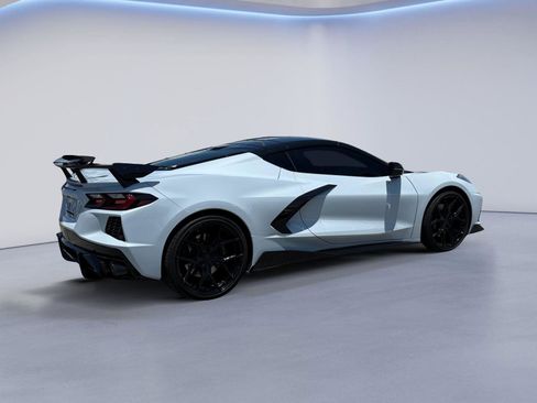 Used 2021 Chevrolet Corvette Stingray Premium Cpe w/ Z51 Performance Package RWD image 3