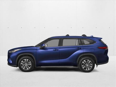 New 2026 Toyota Highlander XLE image 3