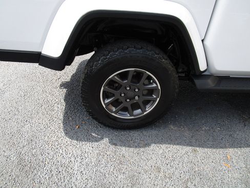 Used 2020 Jeep Gladiator Overland w/ Cold Weather Group image 27