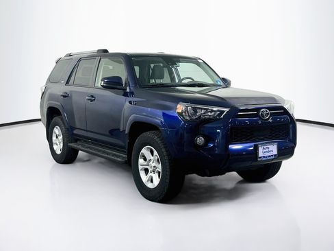 Used 2020 Toyota 4Runner SR5 AWD/4WD image 3