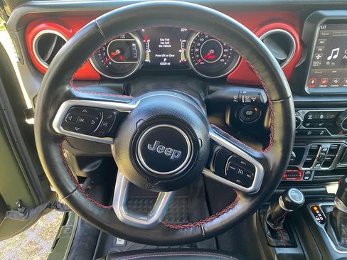 Used 2021 Jeep Gladiator Rubicon AWD/4WD image 13
