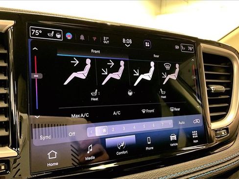 Used 2021 Chrysler Pacifica Touring-L w/ Uconnect Theater Family Group image 34