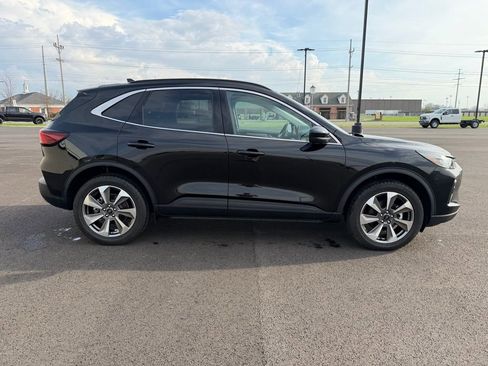 Used 2025 Ford Escape Platinum image 4