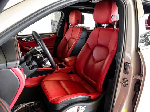 Used 2021 Porsche Macan GTS AWD/4WD image 41