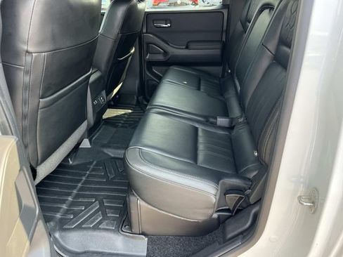 Used 2022 Nissan Frontier Pro-X w/ Pro-X Premium Package RWD image 17