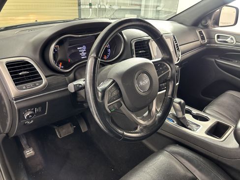 Used 2021 Jeep Grand Cherokee Limited w/ Luxury Group II RWD image 4