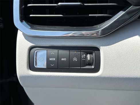 Used 2024 GMC Acadia Denali AWD/4WD image 18
