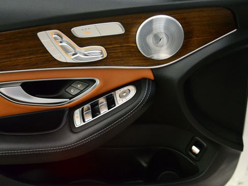 Used 2019 Mercedes-Benz C 300 4MATIC Sedan image 27