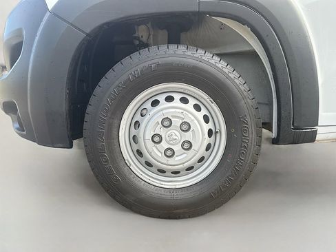 Used 2024 RAM ProMaster 2500 w/ Convenience Group FWD image 12