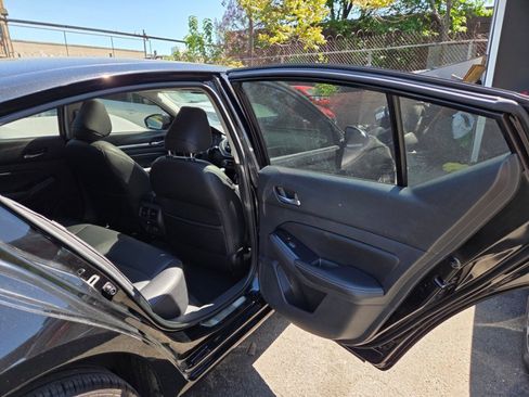 Used 2021 Nissan Altima 2.5 Platinum AWD/4WD image 9