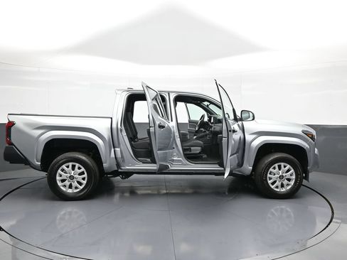 Used 2026 Toyota Tacoma SR w/ SR Upgrade Package RWD image 42