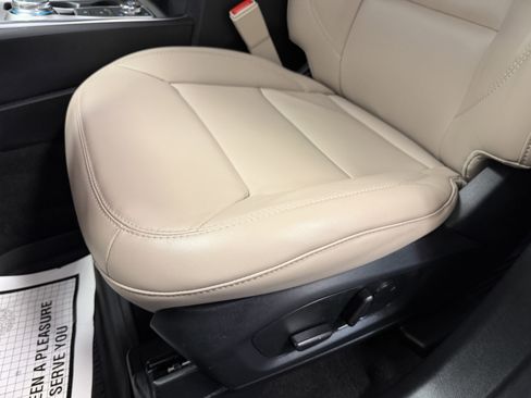 Used 2023 Ford Explorer XLT w/ Equipment Group 202A image 22