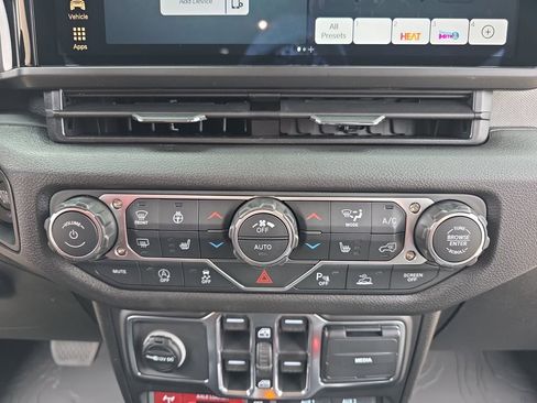 New 2026 Jeep Gladiator Sport image 20