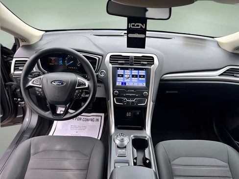 Used 2019 Ford Fusion SE image 12