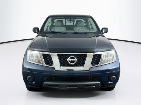 Used 2019 Nissan Frontier SV RWD image 2