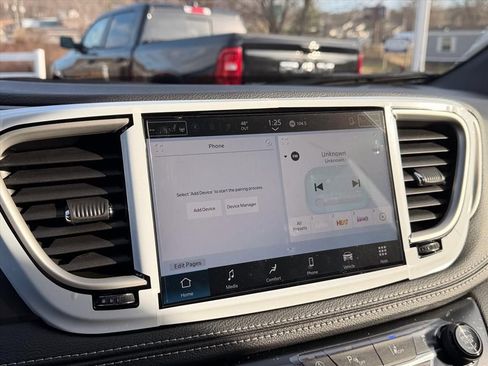 New 2026 Chrysler Pacifica Select AWD/4WD image 13