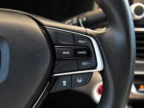 Used 2020 Honda Accord LX image 28