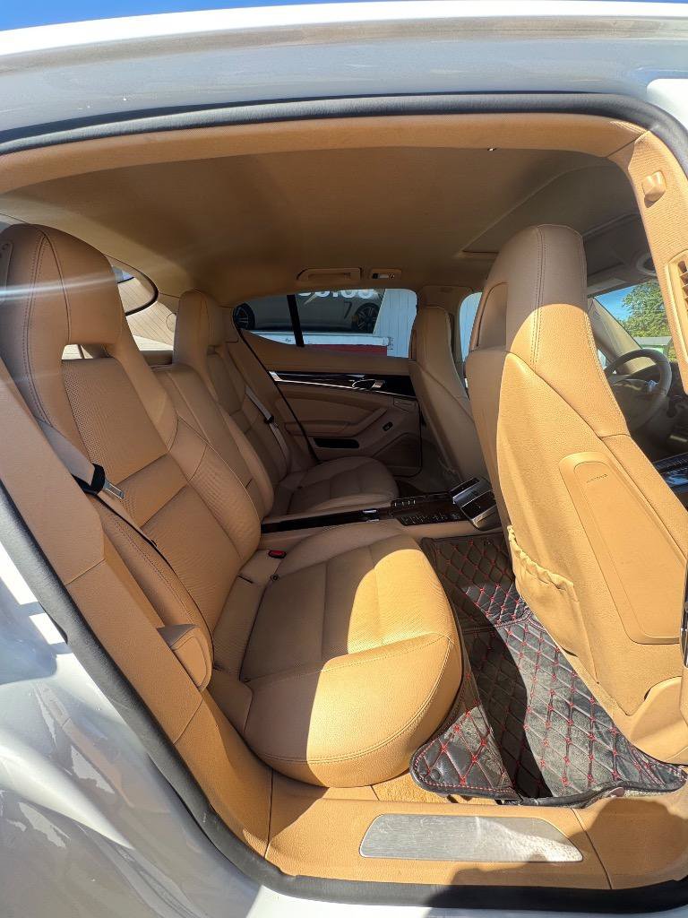 Used 2014 Porsche Panamera 4 AWD/4WD image 27