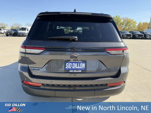 New 2025 Jeep Grand Cherokee Limited image 4