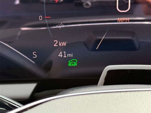 Used 2025 Cadillac Optiq Luxury 1 image 5