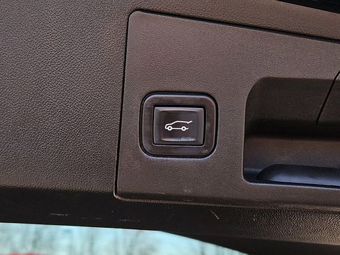 Certified 2022 Cadillac XT5 Sportv image 30