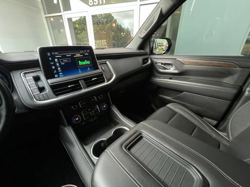 Used 2023 Chevrolet Tahoe Premier w/ Advanced Technology Package AWD/4WD image 24