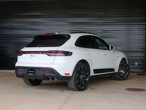 Certified 2026 Porsche Macan AWD/4WD image 7