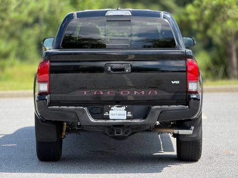 Used 2019 Toyota Tacoma TRD Off-Road w/ Technology Package RWD image 6