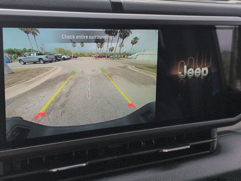 Certified 2025 Jeep Gladiator Mojave AWD/4WD image 19