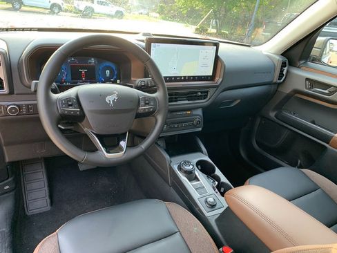 Used 2025 Ford Bronco Sport Outer Banks w/ Outer Banks Tech Package+ image 17