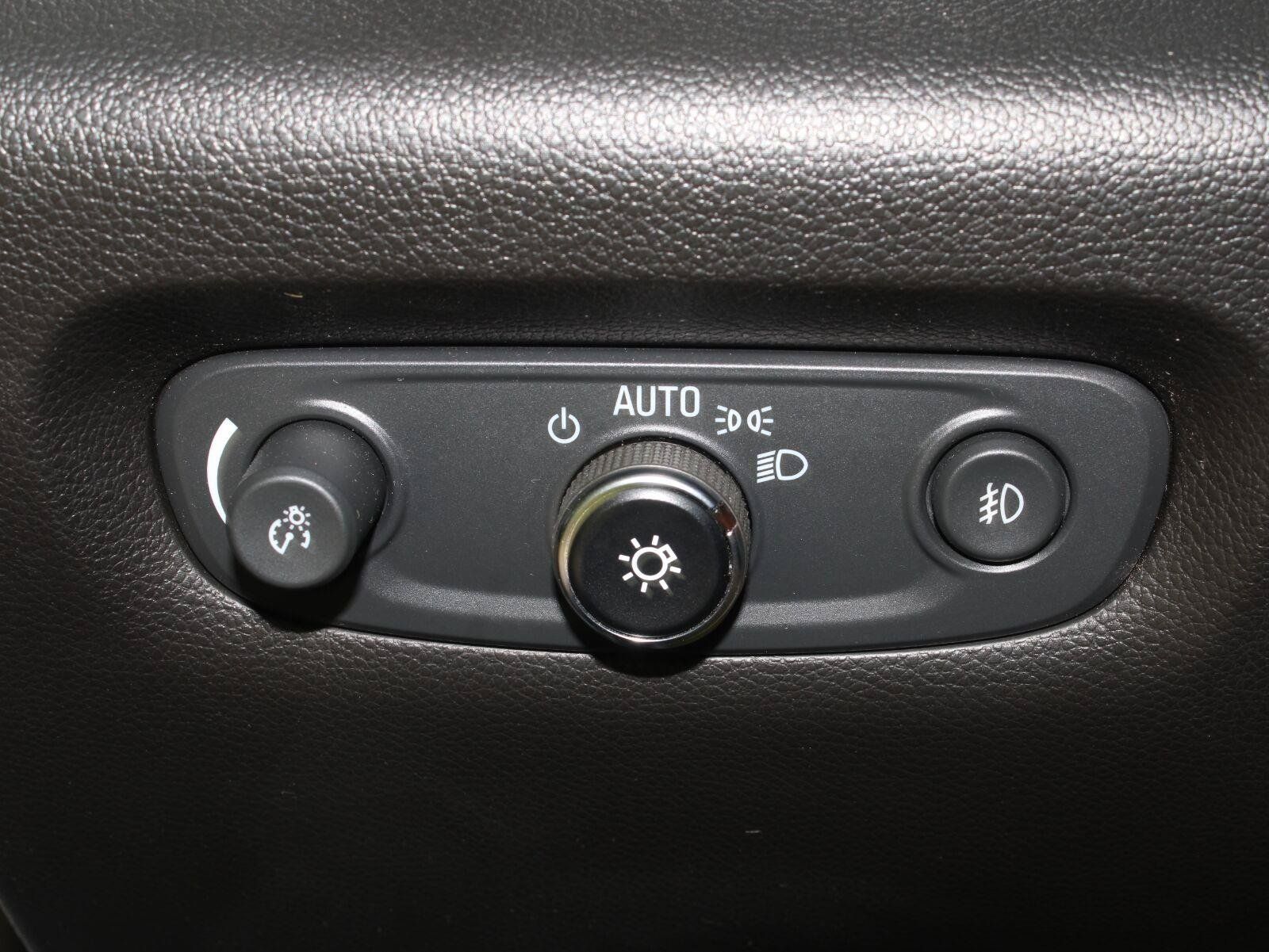 Used 2021 Chevrolet Traverse RS w/ LPO, Floor Liner Package AWD/4WD image 10