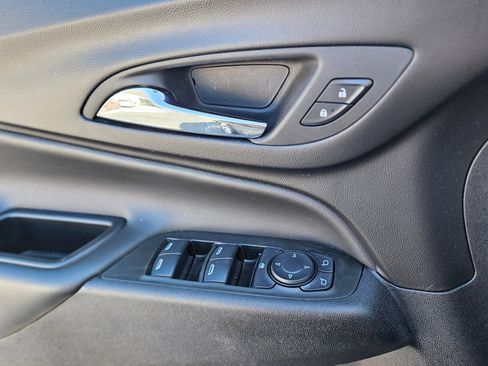 Used 2024 Chevrolet Equinox LT image 32