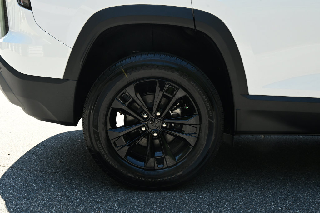 New 2026 Chevrolet Equinox LT AWD/4WD image 14
