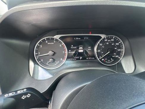 Used 2024 Nissan Rogue S FWD image 13