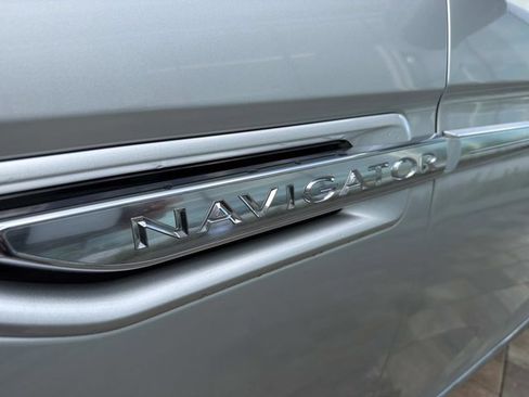 Used 2019 Lincoln Navigator Select w/ Technology Package image 8
