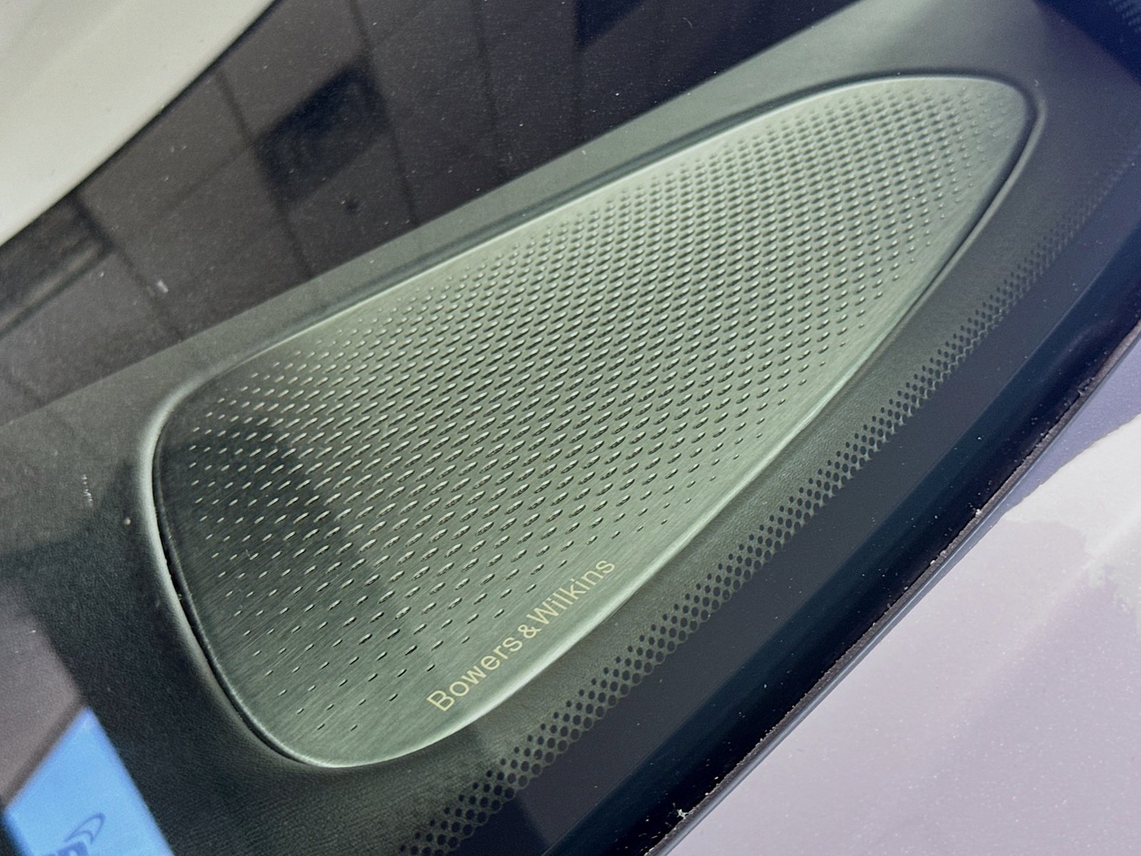 Used 2025 McLaren Artura RWD image 18