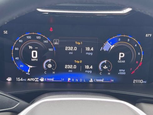 Used 2024 Chevrolet Colorado ZR2 w/ Technology Package AWD/4WD image 15