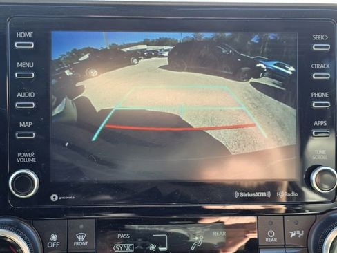 Used 2020 Toyota Highlander XLE image 6