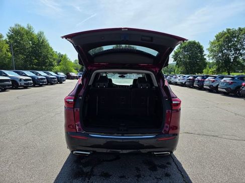 Used 2020 Buick Enclave Essence AWD/4WD image 10