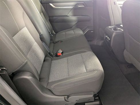 Used 2025 GMC Acadia Elevation image 30