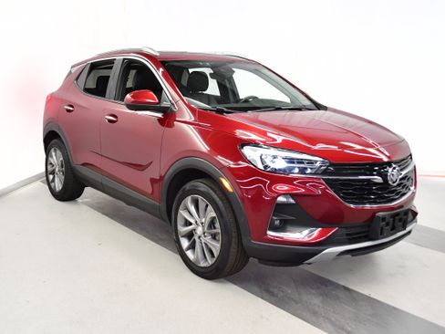 Used 2022 Buick Encore GX Essence w/ Advanced Technology Package AWD/4WD image 2